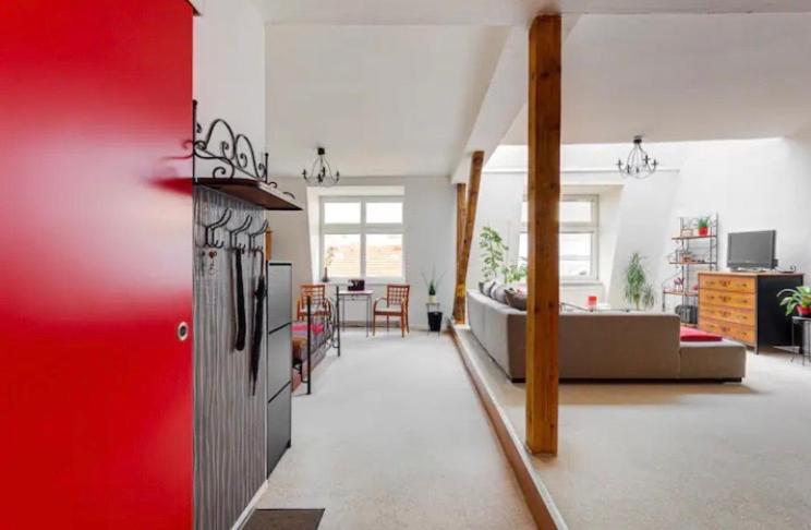 Lenka'S Cozy Red Studio + Lenka'S Cozy Gold Apartment Prague Exterior photo